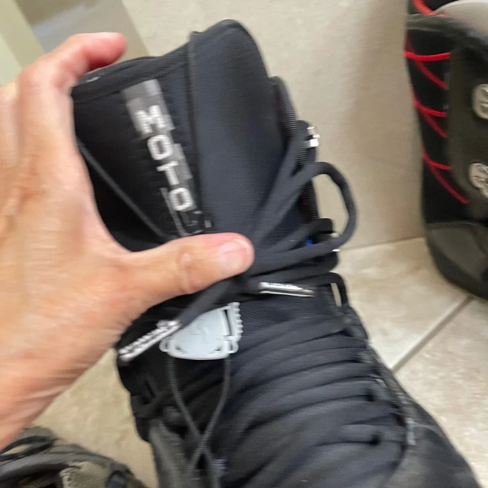 Burton Moto Snowboard Boots Womens 8 Black Red Speed Zone Lacing Winter Sport